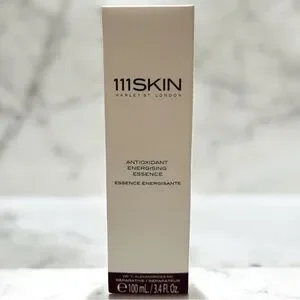 111SKIN Antioxidant Energising Essence - Light Green