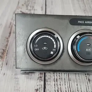 2010 - 2012 Nissan Sentra Climate Controls (OEM) 27510-ZT50A