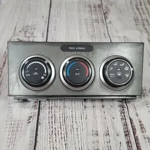 2010 - 2012 Nissan Sentra Climate Controls (OEM) 27510-ZT50A