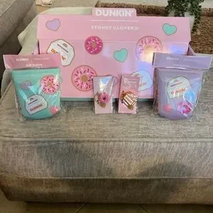 2025 Dunkin Stoney Clover Ln 2 Ct Cup Sleeve 2 Ct Straw Topper N Empty Box New