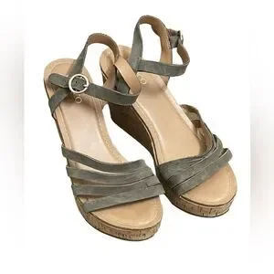 3/$20 Franco Sarto Green Suede strappy Wedge Sandals (Size: 8)