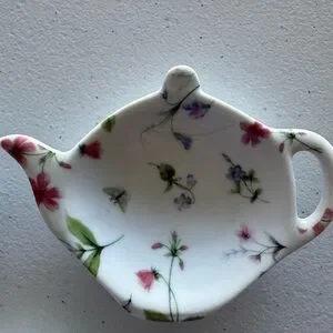 A Special Place Lot Of 3 Tea Pot Shaped Teabag Holder Ceramic Roses Floral