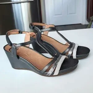 Abeo biosystem womans leather wedge nwot size 6n
