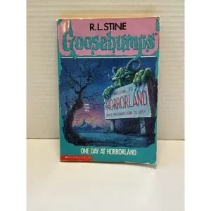 *ACTUAL 1st EDITION 1994* Goosebumps #16 One Day At Horrorland ~‎ R.L. Stine EUC