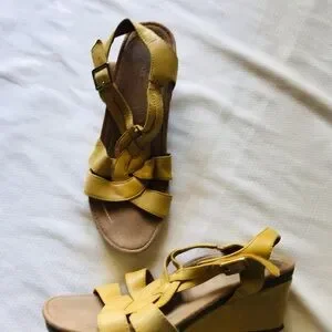 Aetrex Yellow Strappy Wedge Sandals
