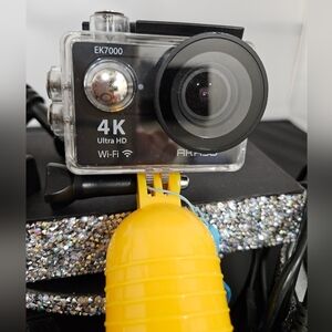 AKASO EK7000 Video Camera Underwater Selfie EUC Waterproof + New $70 SD Card