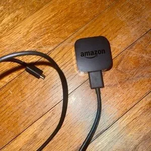 Amazon 5W AC‎ Adapter Charger Model No.PE98ED P/N: FA-0501000SUH PA-1050-07AZ