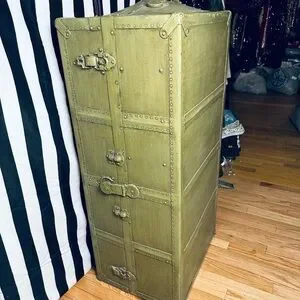 Antique Early 1900s Innovation Trunk Co. Green Wardrobe Steamer Trunk Suitcase