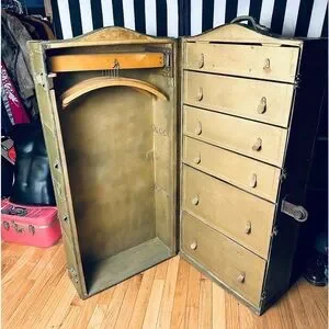 Antique Early 1900s Innovation Trunk Co. Green Wardrobe Steamer Trunk Suitcase