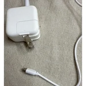 Apple 12w USB Charger Adapter For IPhones With Lightning Cable Included