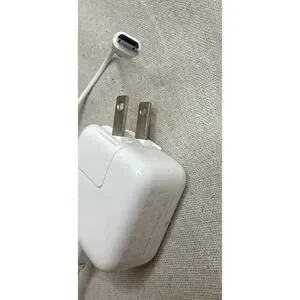Apple 12w USB Charger Adapter For IPhones With Lightning Cable Included