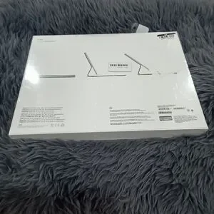 Apple IPad Magic Keyboard - Elegant White