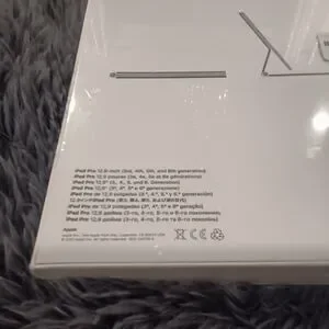 Apple IPad Magic Keyboard - Elegant White