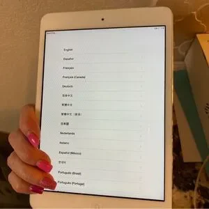 Apple iPad Mini Wi-Fi + Cellular 16GB With Zagg Keyboard Case