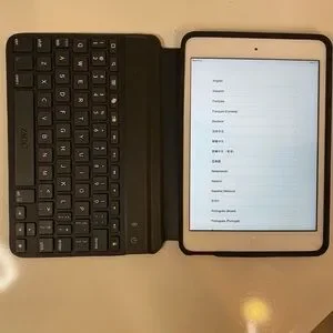 Apple iPad mini Wi-Fi + Cellular 16GB with Zagg Keyboard Case
