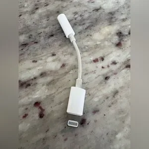 APPLE IPhone USB-C To 3.5mm Aux Adapter