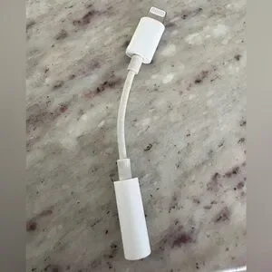 APPLE IPhone USB-C To 3.5mm Aux Adapter