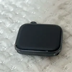 Apple Watch Series 5 GPS 44 Mm Aluminum — Dark Gray — Cosmetic Wear