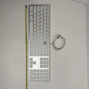 Apple White Wired/ USB 17” Keyboard