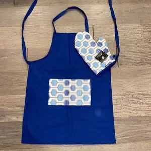 Apron with kitchen glove