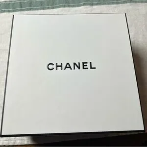 Authentic CHANEL Square Empty Gift Box Container 8.5"x8.5"x3.75"