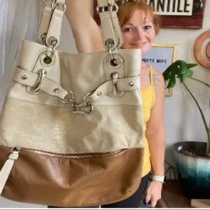 B. Makowsky Metallic Color Block Leather Shoulder Bag Leopard Interior