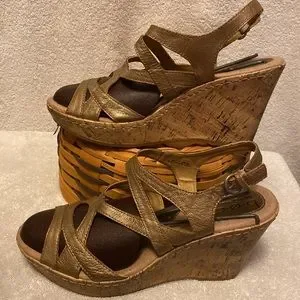 B.o.c. Gold Strappy Wedges Size 9