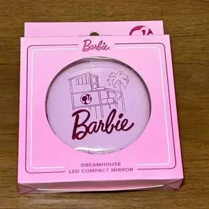 BARBIE Compact Mirror with LED Light and Pink Barbie Dreamhouse Design NEW