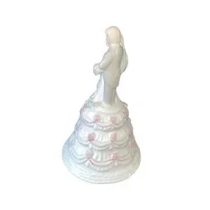 BELLEEK CLADDAGH CAKE TOPPER MUSICAL WEDDING COUPLE CERAMIC MUSIC BOX
