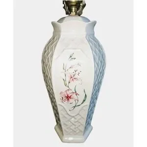 Belleek Pottery 21" Country Trellis Electric Table Lamp Stargazer Lily Pattern