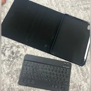 Black IPad Case With Keyboard And Apple Pencil