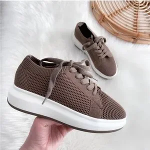 Blondo Dawson Waterproof Sneakers Taupe Tan Brown Lace Up Knit Stretch Platform