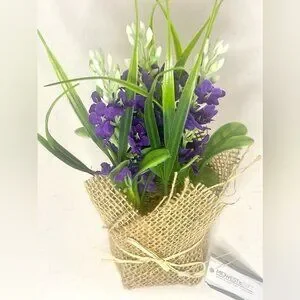 BNWT Midwest Gifts Burlap Wrapped Flower Bunch.​​​