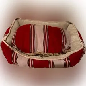 BOOTS & BARKLEY SMALL RED BURGUNDY TAN PLUSH COMFY PET DOG PUPPY BED CAT KITTY