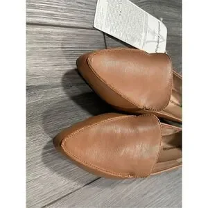Brand New Amazon Essentials Faux Leather Women’s 5 Flats Loafers Slip On