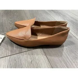Brand New Amazon Essentials Faux Leather Women’s 5 Flats Loafers Slip On