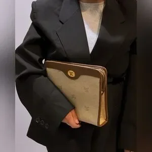 BURBERRY Beige Clutch Bag (Pre-owned Authentic & Vintage)