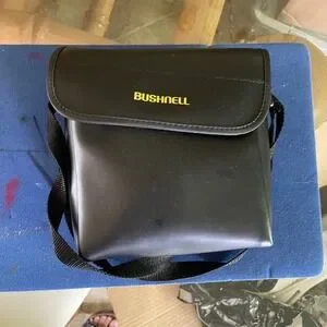 Bushnell Wide Angle Binoculars 13-1050 70 Field With Case