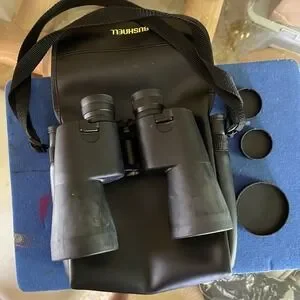 Bushnell Wide Angle Binoculars 13-1050 70 Field With Case