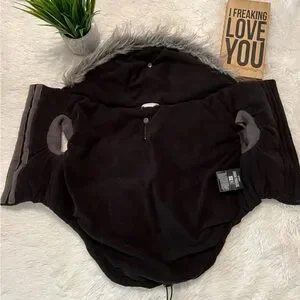 Canada Pooch Eco+ True North Parka. Size 18" Fits 25-33 LBS Dogs