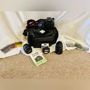 Canon Black EOS Rebel XS 1000D Camera Bundle with Accessories. Works Perfectly