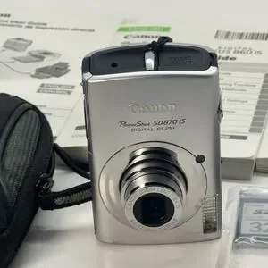 Canon PowerShot ELPH SD870 IS 8.0MP Digital Camera Bundle Complete In Box Works