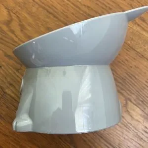 Cat food dish