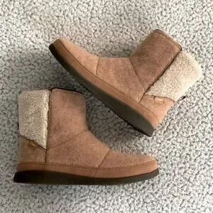 Chaco Women’s Revel Tall Boots NIB Chaco Women’s Revel Tall Boots NIB