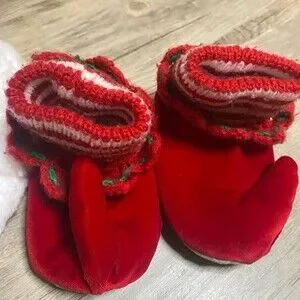 Christmas Baby Toddler Size 4 Holiday Slippers