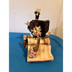 Classic Treasures"It's A Small World" Ceramic Mouse Animated Accordion Music Box