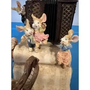 Classic Treasures"It's A Small World" Ceramic Mouse Animated Accordion Music Box