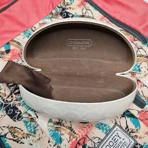 Coach Original White Logo Hard Sunglass Case Holder Sunglasses Microfiber Cloth