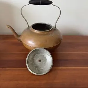 Copper Fireplace Kettle With Bakelite Handle – Rustic Farmhouse Décor
