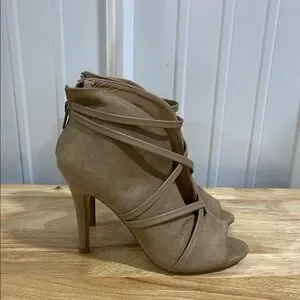 COPY - Journee Collection Elegant Tan Women's Heels Size 6 Wide